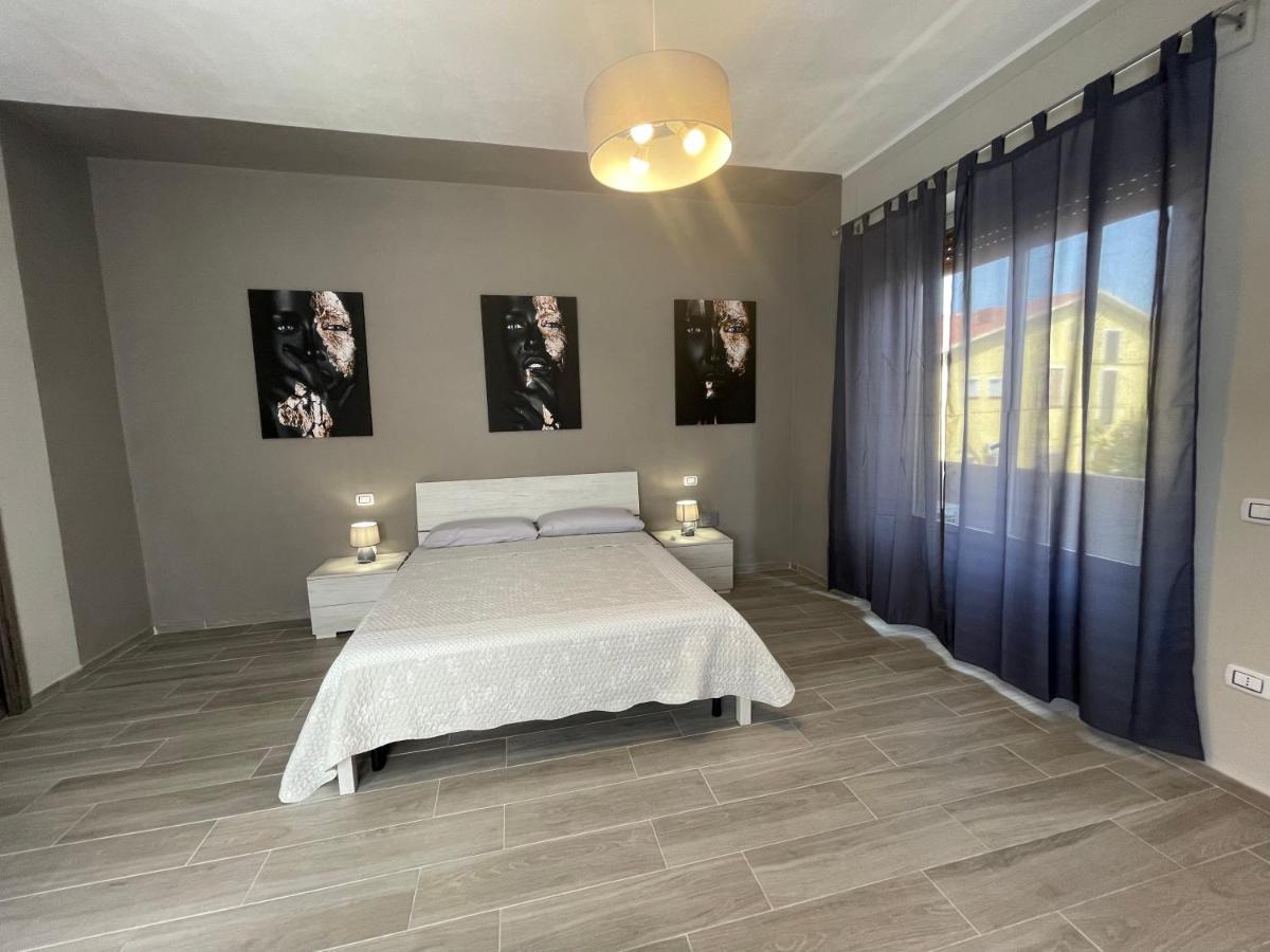 Appartamento Elegante Carbonia Bagian luar foto